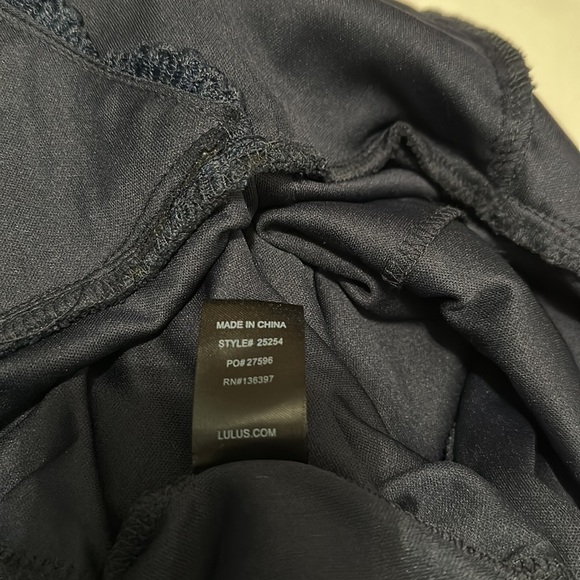 LULU’S Women’s Navy Blue Spaghetti Strap Long Gown Size Extra Small - Picture 8 of 8